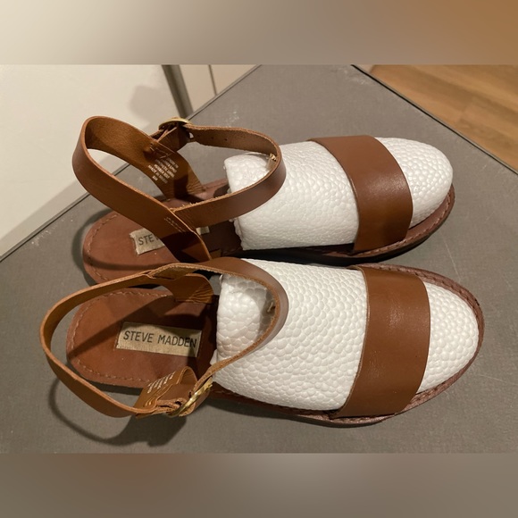 Steve Madden Donddi tan sandals - Picture 9 of 16